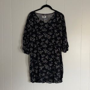 Old Navy Black and White Floral Tunic Dress Size M